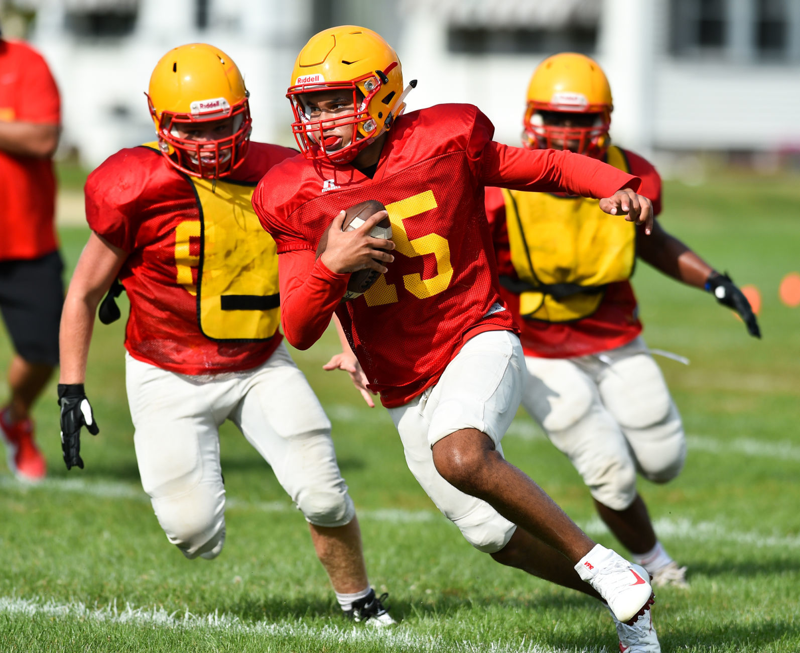 081919-mda-spt-rocky-football-043a.JPG